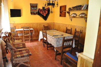 House With 4 Bedrooms in Torrejón el Rubio, With Wonderful Mountain Vi