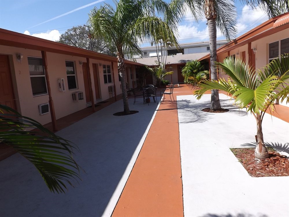 Eamon James Apartments & Suites