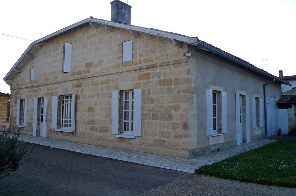 House With 4 Bedrooms In Castillon-La-Bataille, With Enclosed Garden A