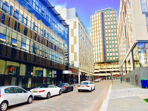 Glasgow City Center Flat With Parking