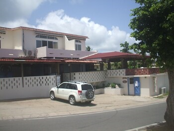 Esperanza Oceanfront Apartments