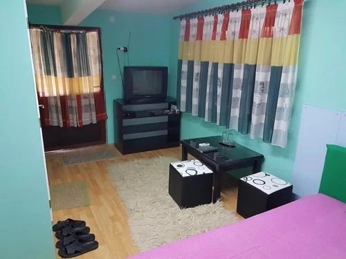 Hostel Restoran Slon