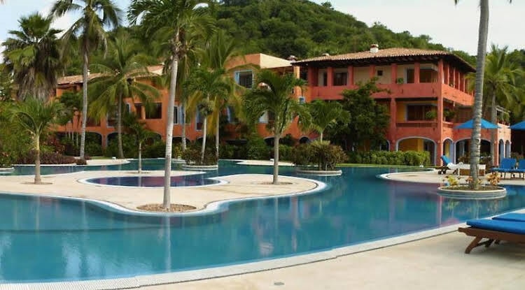 El Careyes Beach Resort