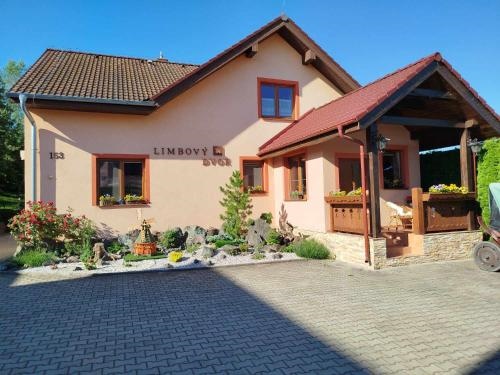 Garni Limbový Dvor