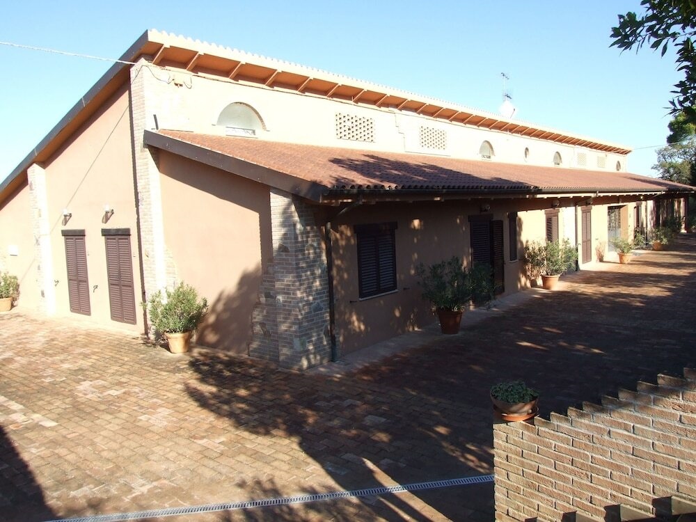 Apartment For 6 People In Villa Luzi Farmhouse