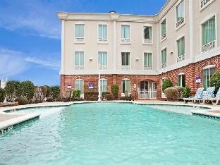 Holiday Inn Express & Suites Waxahachie by IHG