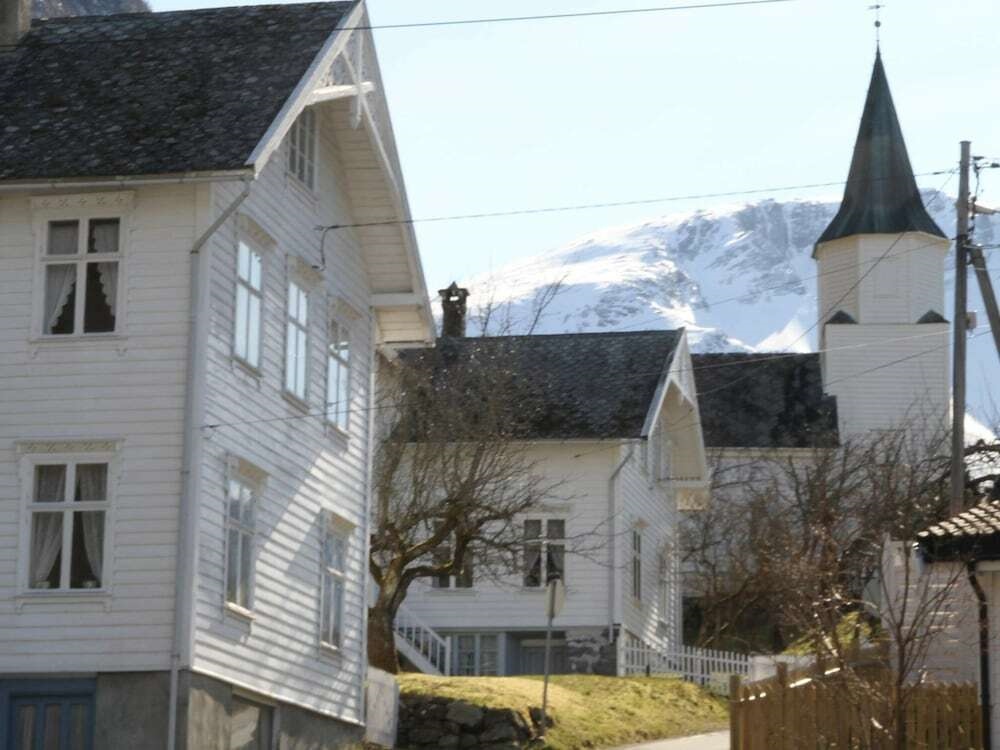 7 Person Holiday Home In Fresvik