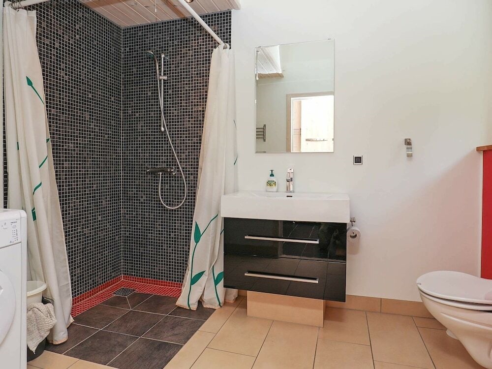 Cozy Holiday Home In Hojslev With Whirlpool