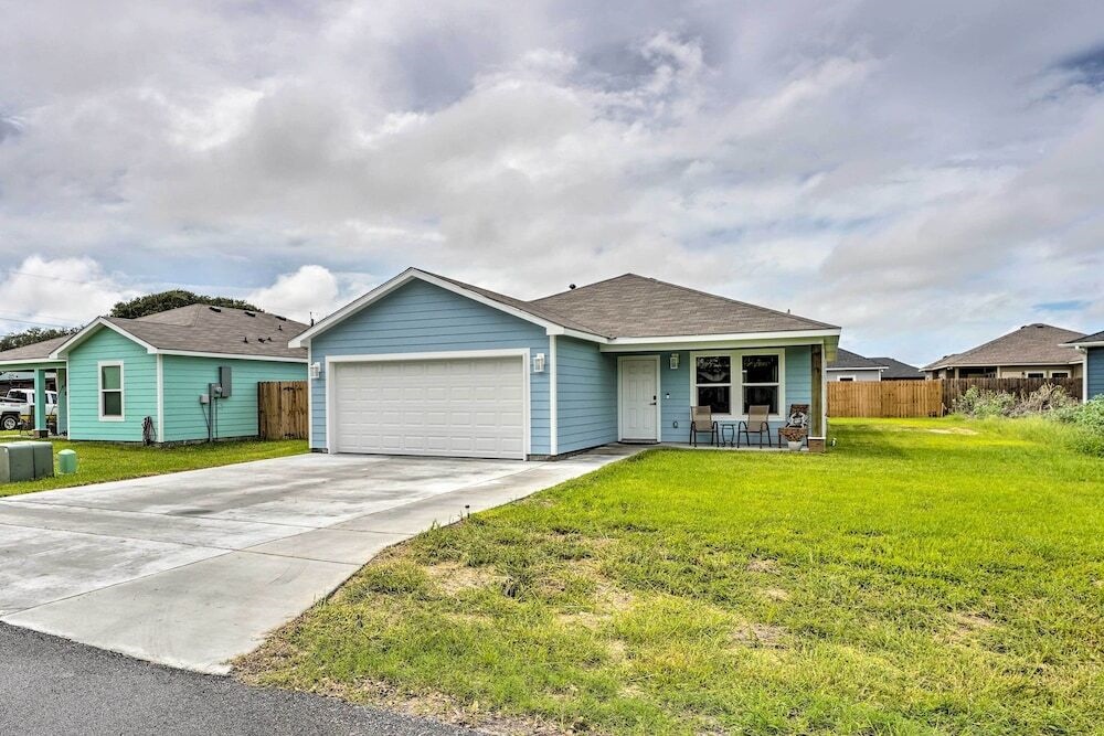 2 Mi to Boating: 'RR Sea House' in Aransas Pass!