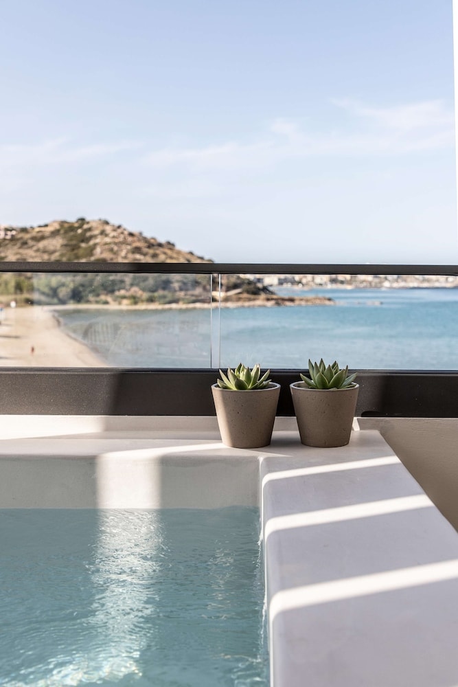 Almiros Sand Apartments