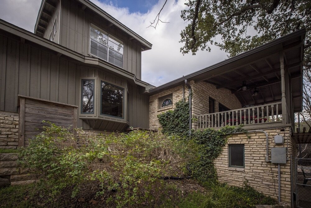 Deep Water On The Blanco 3 Bedroom Home