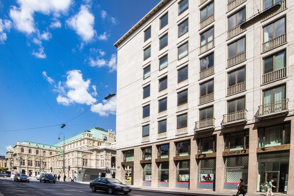 Abieshomes Vienna Opera