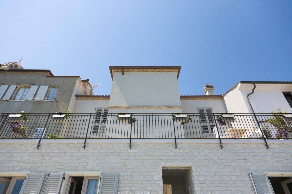 Diecidodici Boutiquerooms