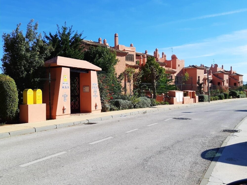 Apartment With 2 Bedrooms In Marbella, With Wonderful Sea View, Shared Pool, Enclosed Garden - 10 Km From The Beach