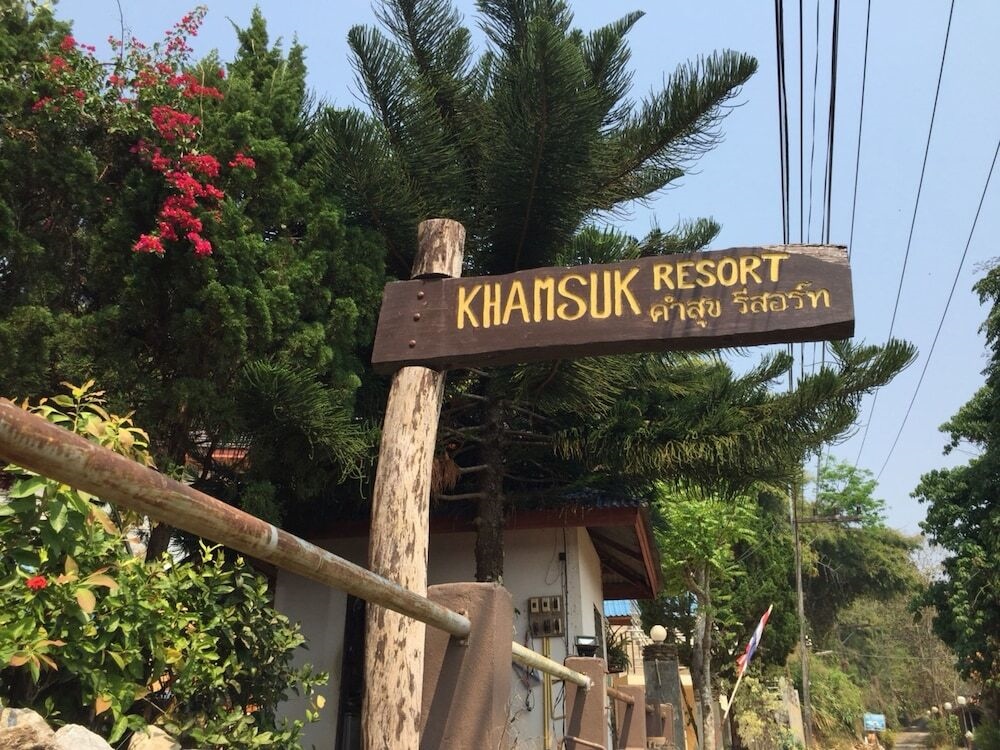 Khamsuk Resort
