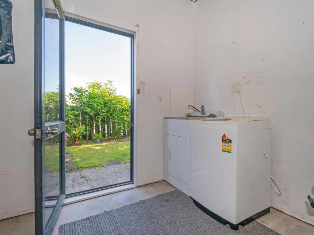 Manuka Bach - Matarangi Holiday Home