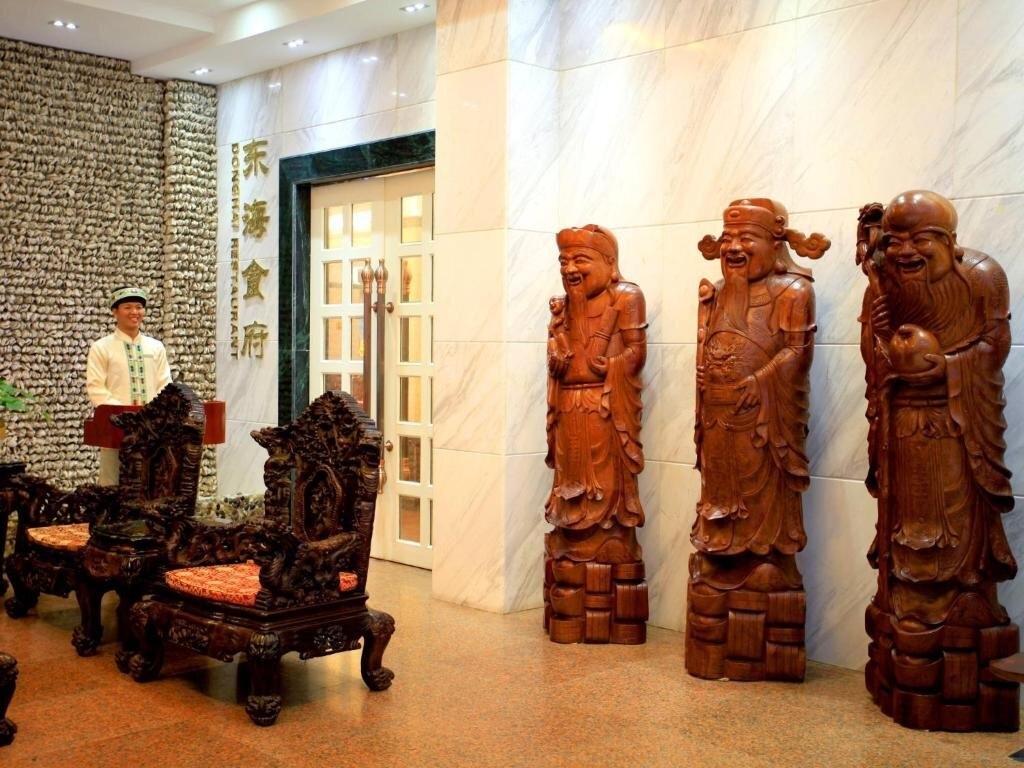 Dongxing Donghai Hotel