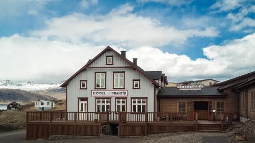 Hotel Framtíð