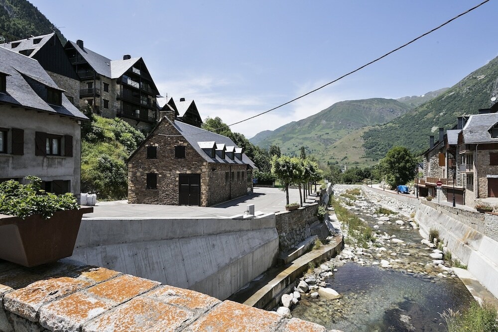 Luderna - Triplex Tuc Dera Salana