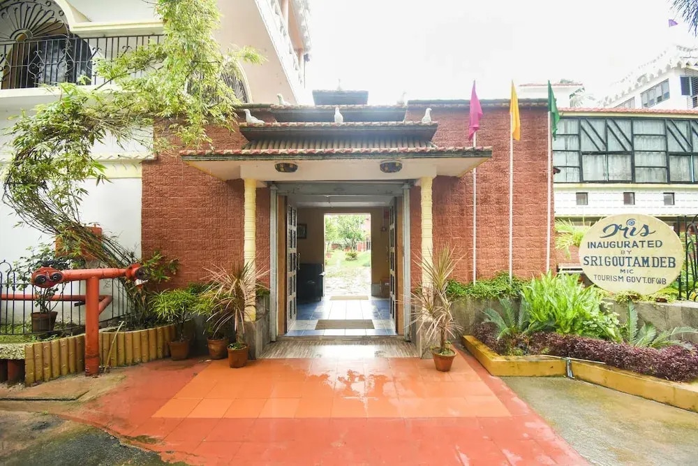 Oyo 60715 Iris Resort