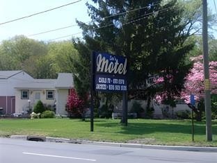 Lee's Motel