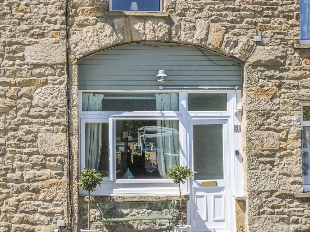 Flying Horse Shoe Cottages