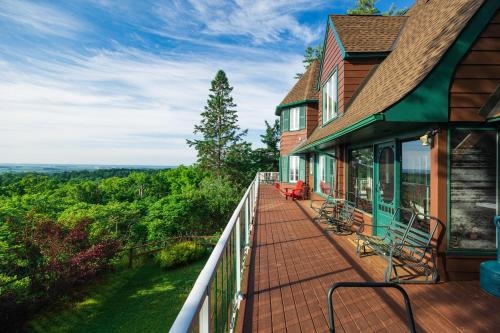 Far Horizons Luxury Vacation Home