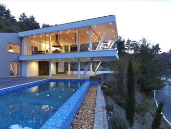 Lioness' Fountain Villa