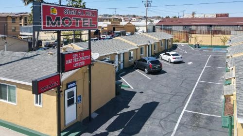 Signal Hill Motel