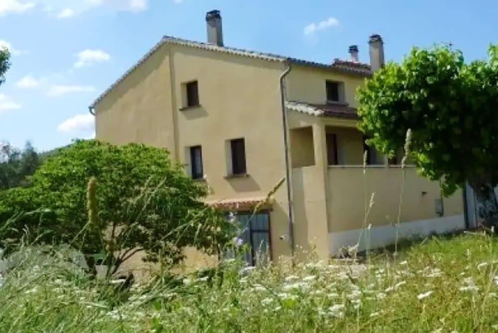 House With 3 Bedrooms in Uzer, With Wonderful Mountain View and Furnished Garden - 10 km From the Beach