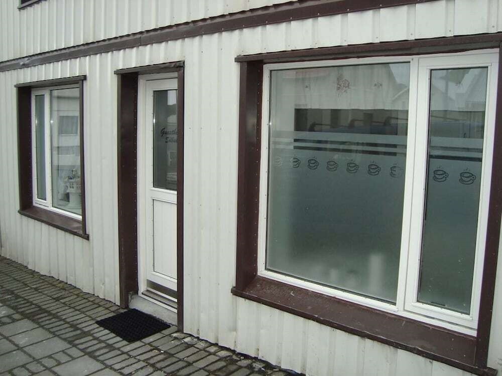 Guesthouse Sólbakki