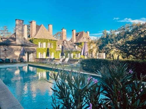 Domaine De Carrière