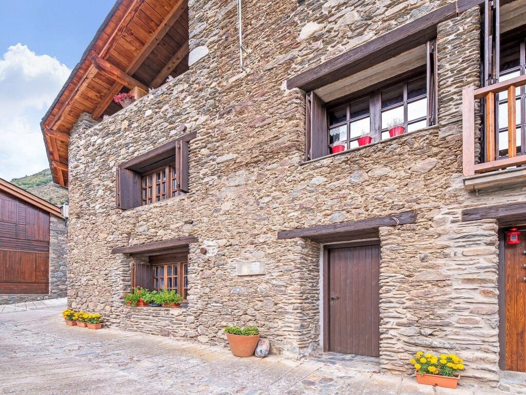 Modern Apartment In Isavarre With Forest Near