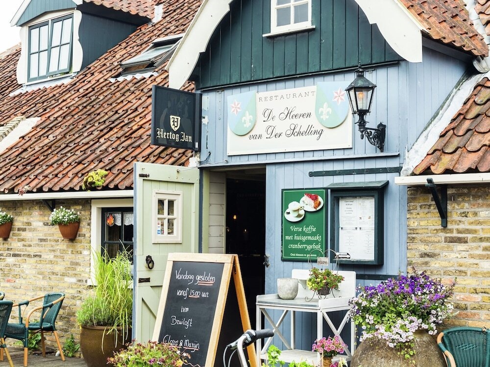 Modern Cabin Near Sea In Oosterend Terschelling