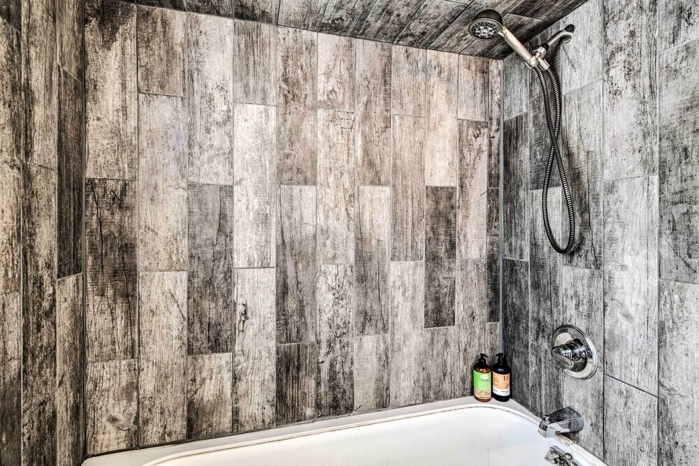 Kik-N-Bak Cottage W/ Beautiful Mountain View