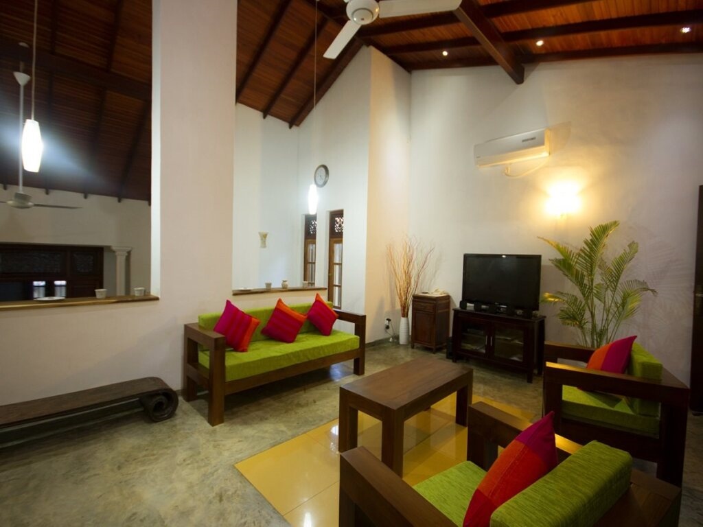 Hamilton Beach Villa