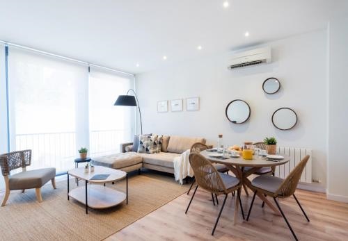 Petit Luxe Tobella Esquerra