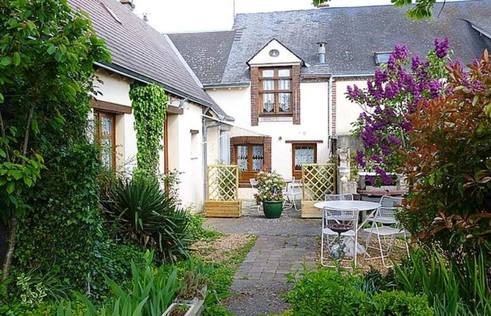 House With 2 Bedrooms in Bonneval, With Enclosed Garden and Wifi