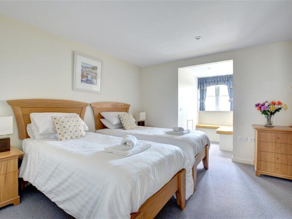 Golfer View Mawgan Porth