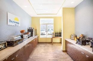 Days Inn & Suites By Wyndham Kearney