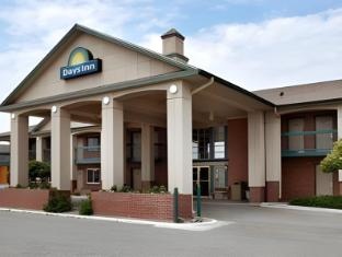 Days Inn By Wyndham Hays