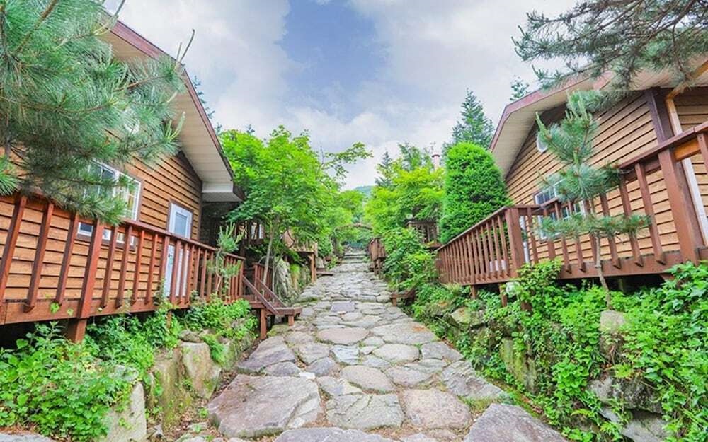 Goseong Gureumwiui Sanchaek Pension