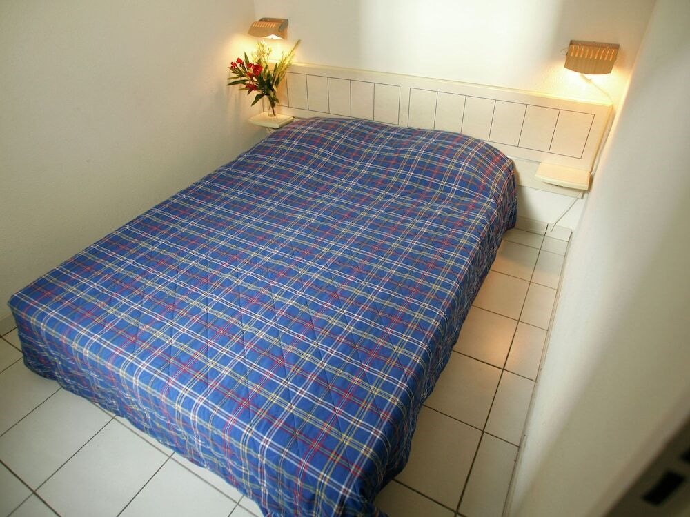 Apartment With a View on the Pool or see Near Fort Boyard