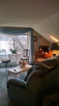 Lake Valley Legends B&B