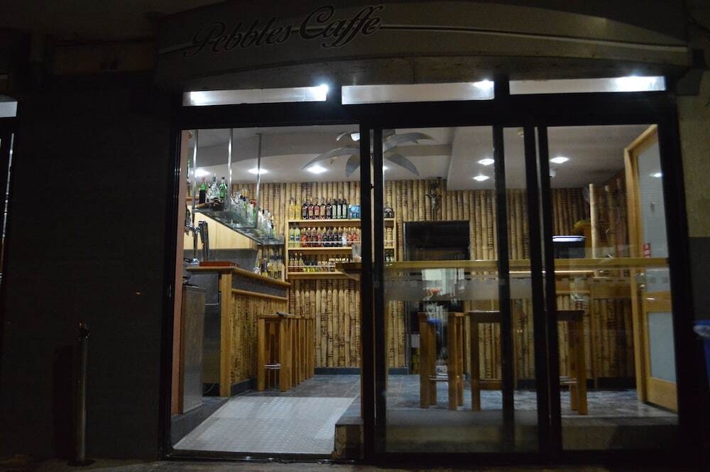 Pebbles, apartment 1