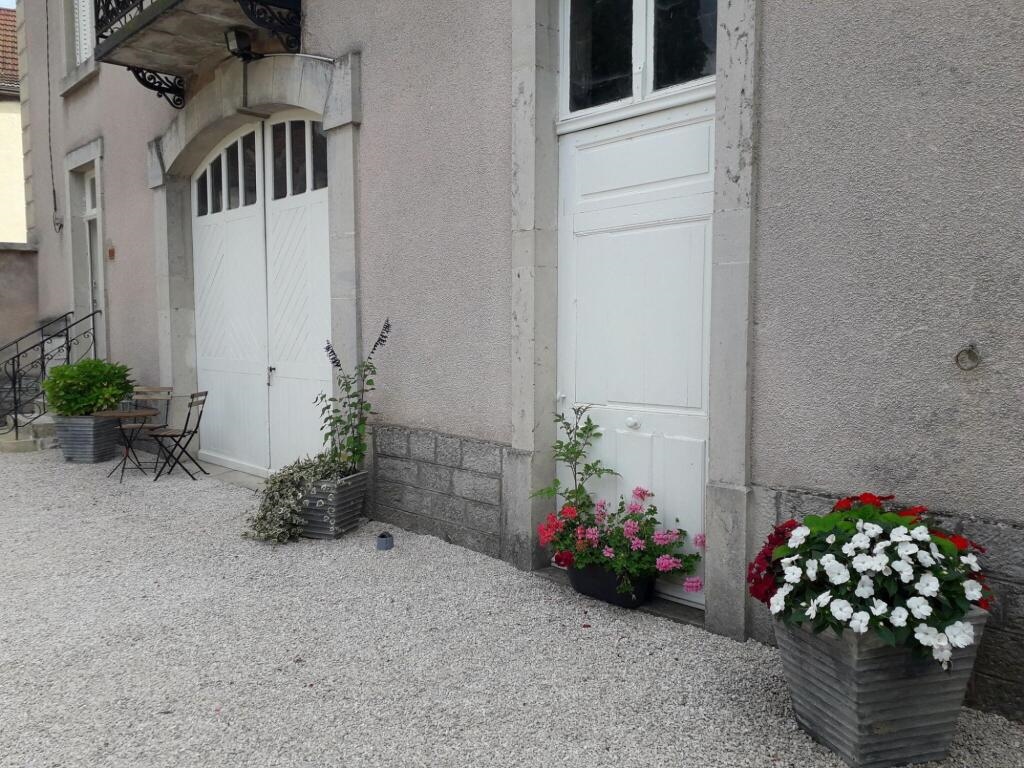 Garden-View Holiday Home In Bligny-Sur-Ouche With Terrace