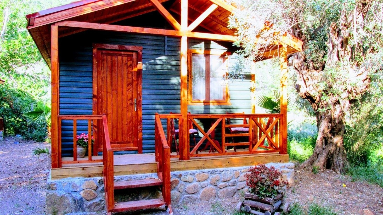 Eden Bungalows And Beach