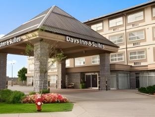 Days Inn & Suites by Wyndham Langley