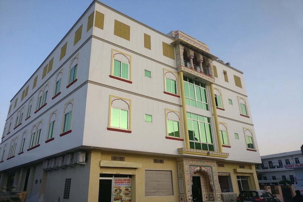 OYO 26857 Hotel P.S. Royal Heritage