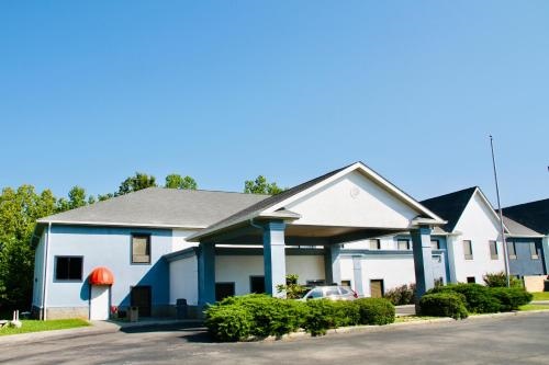 Grand Vista Hotel and Suites